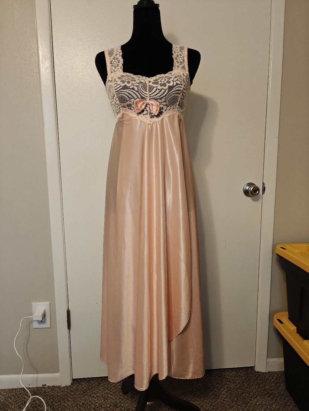 Vintage Inspired Nightgown Neglige Shift Dress Lace Pink S Small Shiny EUC